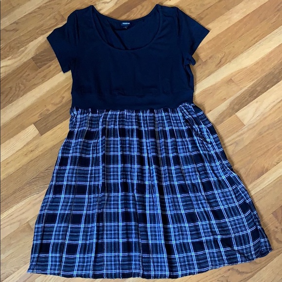 torrid Dresses & Skirts - Torrid Short sleeve skater dress w/ pockets